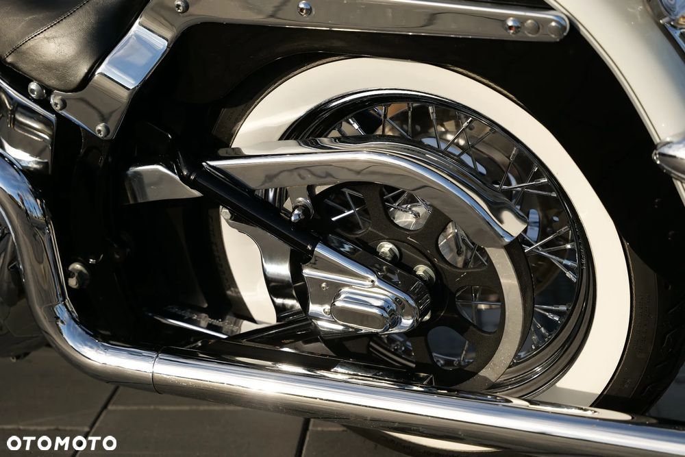 Harley-Davidson Softail Deluxe - 19