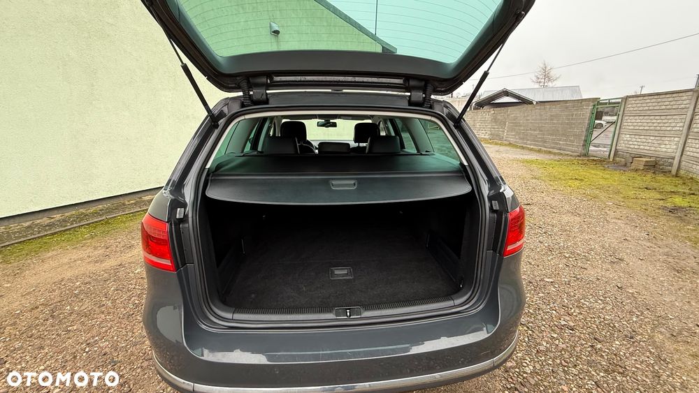 Volkswagen Passat 2.0 TDI BlueMotion Technology Exclusive - 40