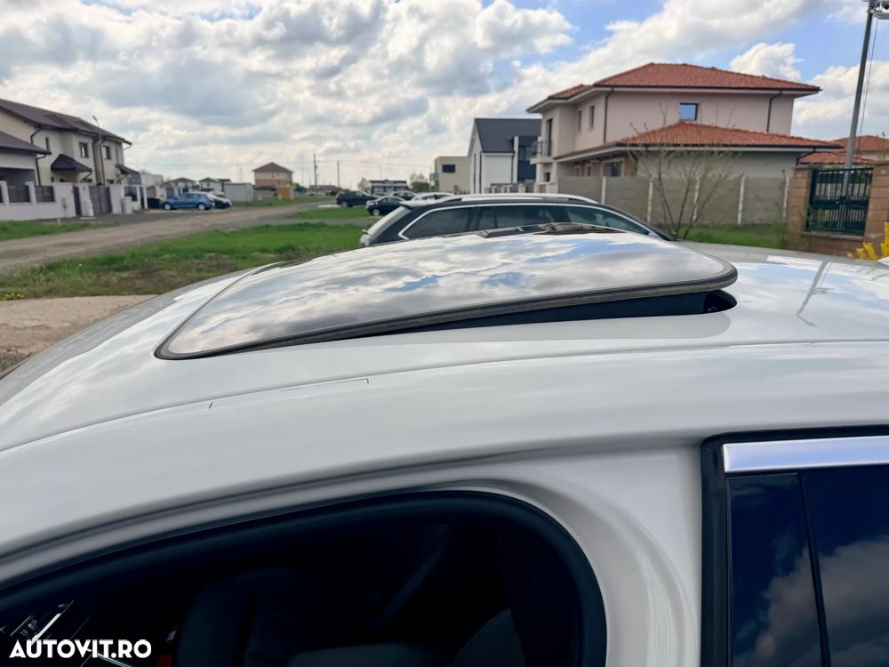 BMW Seria 3 330i xDrive Aut. - 6