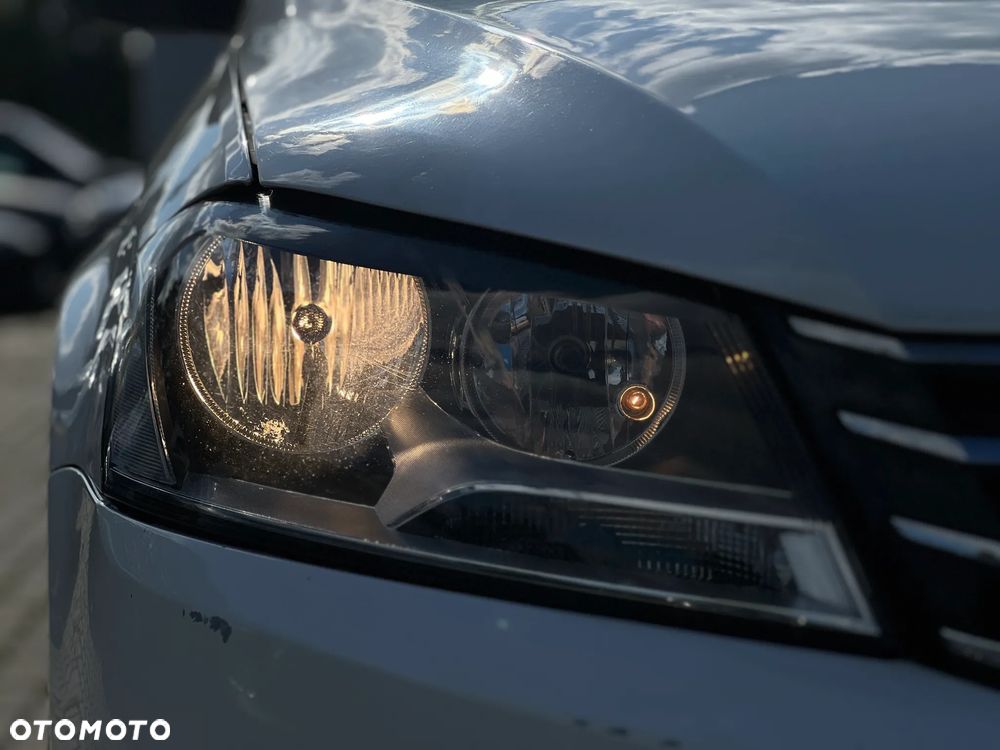Volkswagen Passat - 10