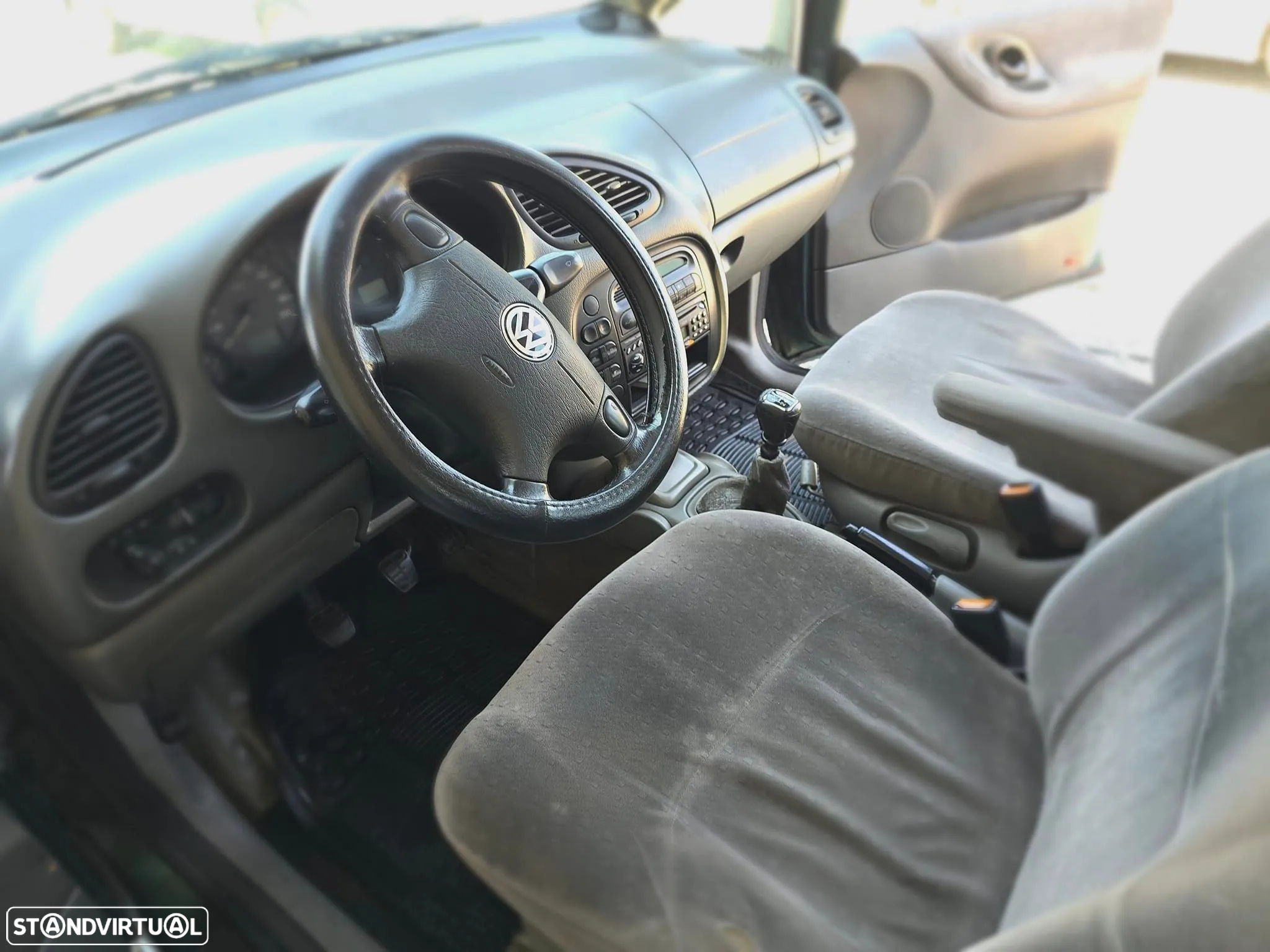 VW Sharan 1.9 TDi Confortline 7L - 8