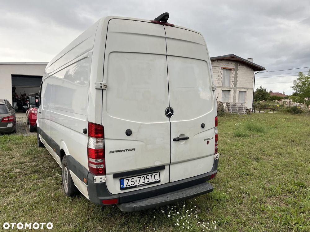 Mercedes-Benz Sprinter - 2