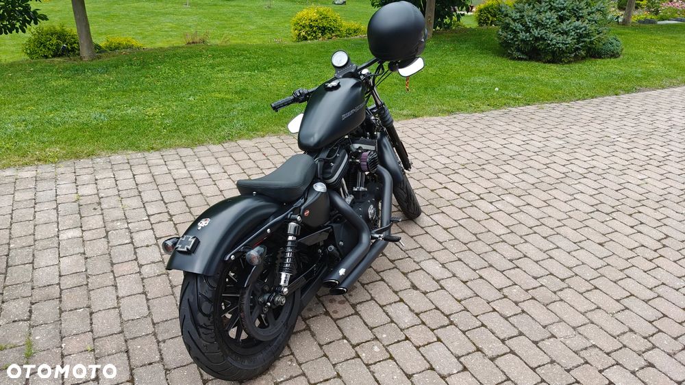Harley-Davidson Sportster Iron 883 - 3