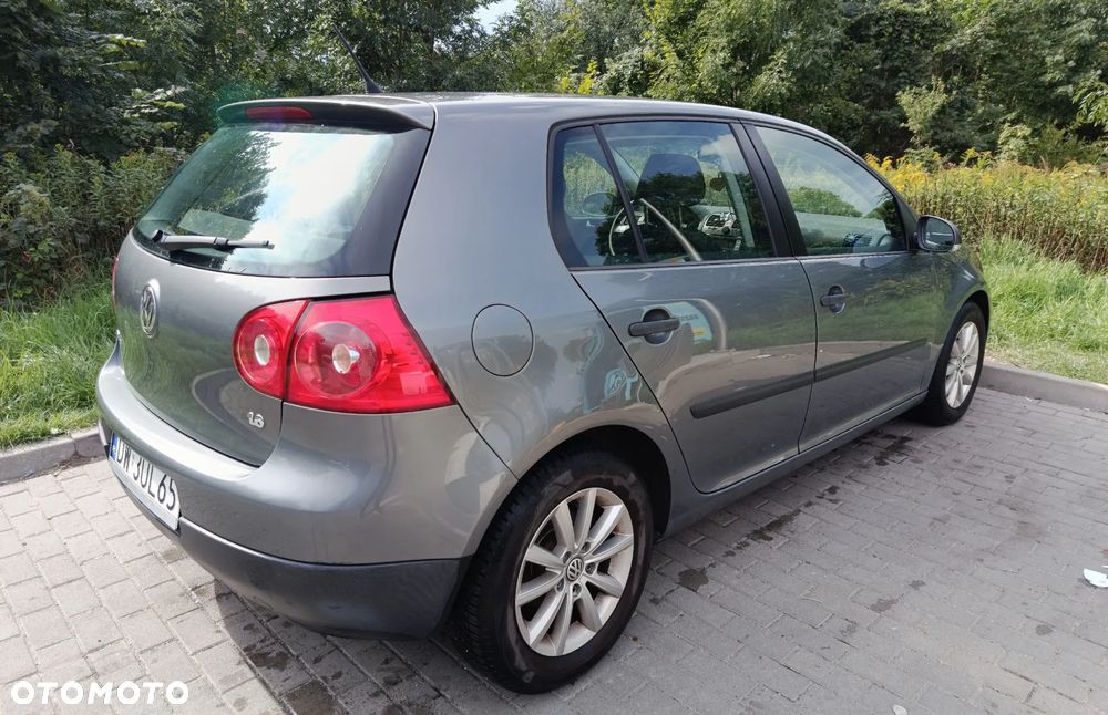 Volkswagen Golf 1.6 Comfortline - 5