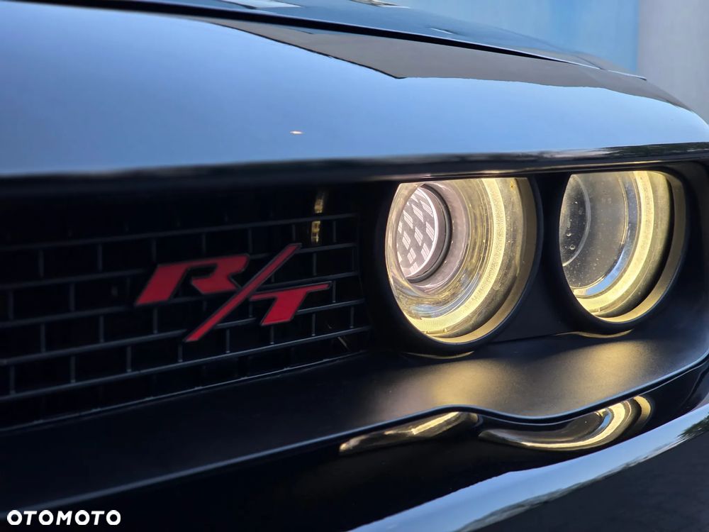 Dodge Challenger - 10