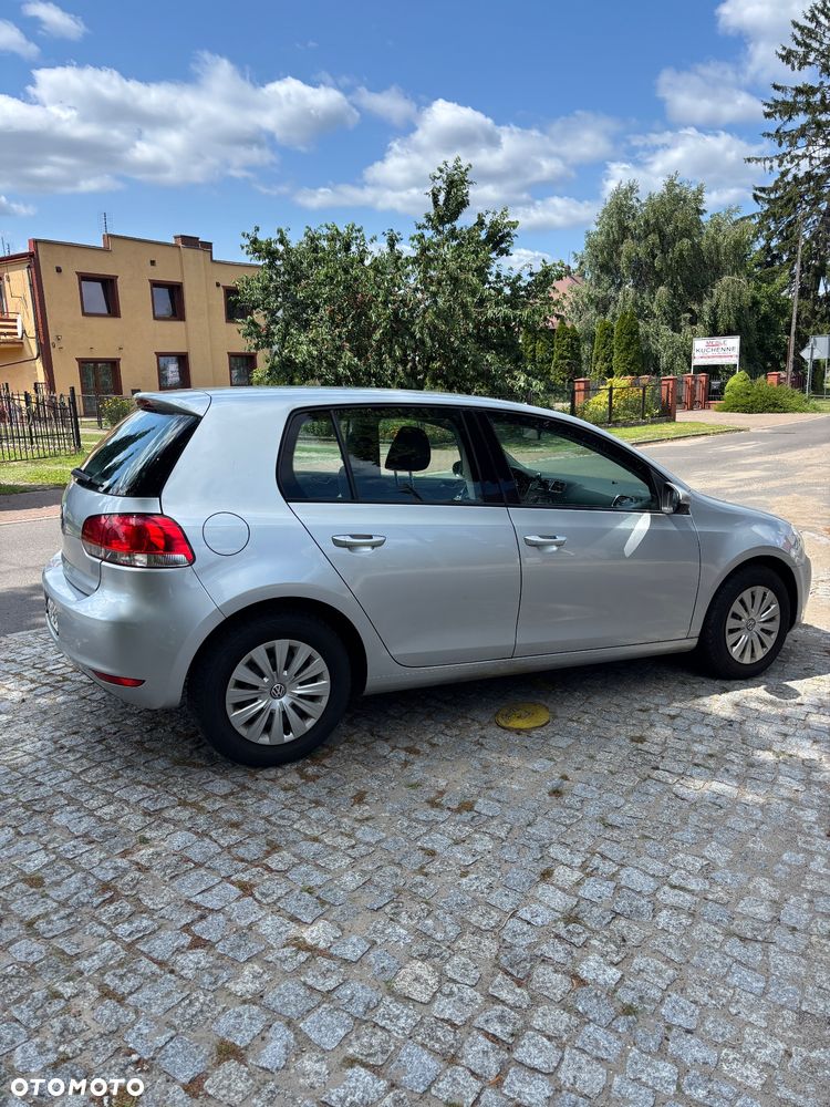 Volkswagen Golf - 6