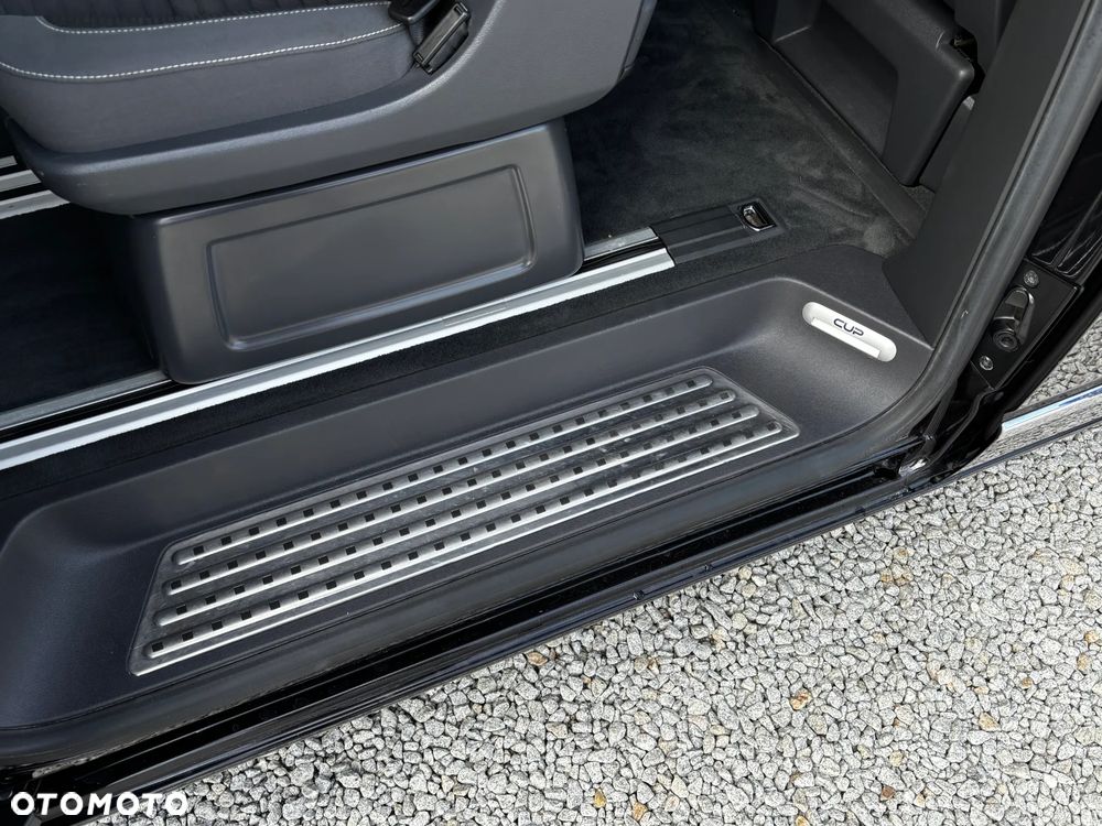 Volkswagen Multivan - 18