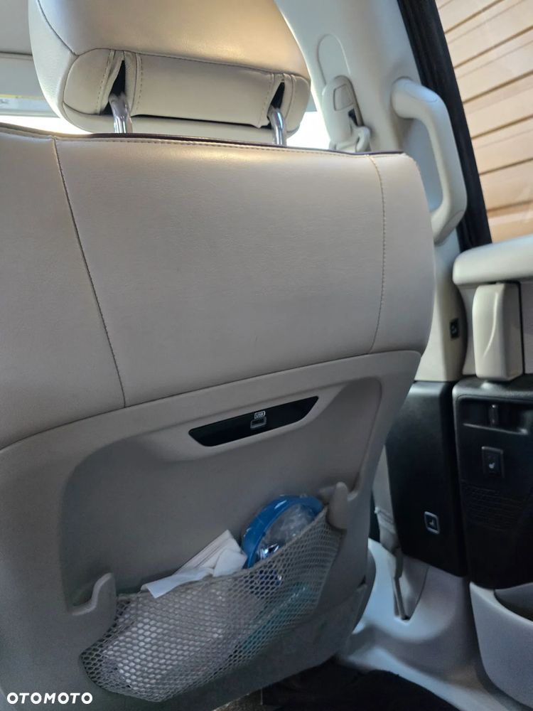 Chrysler Pacifica - 13