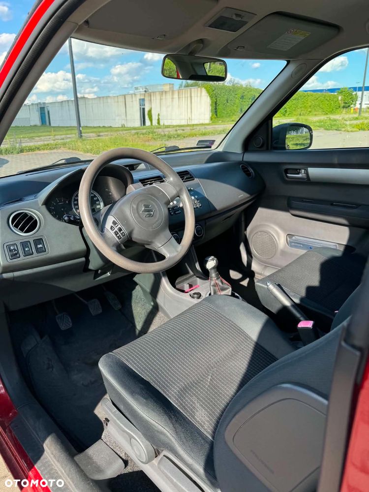 Suzuki Swift 1.3 GC - 3