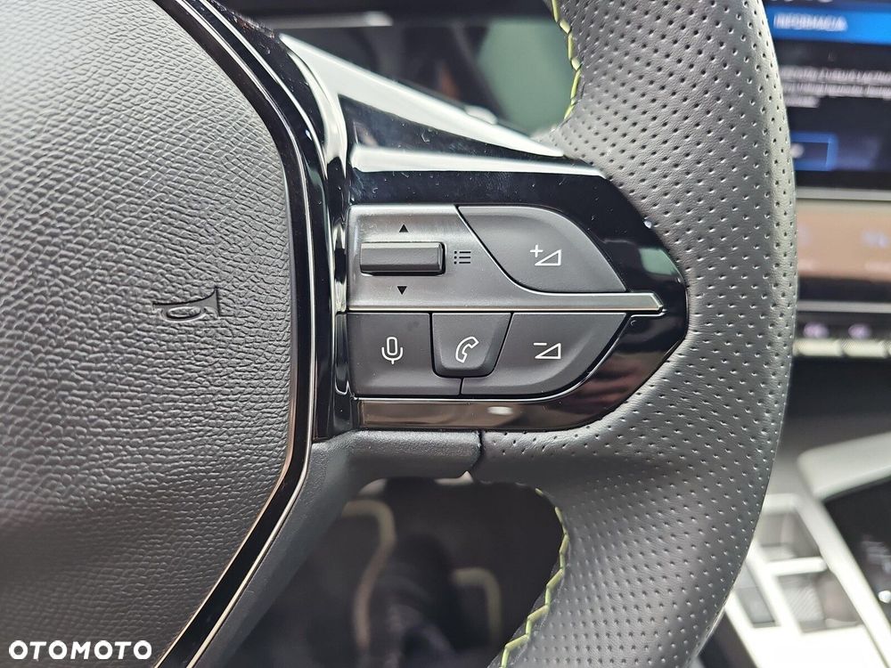 Peugeot 408 - 17