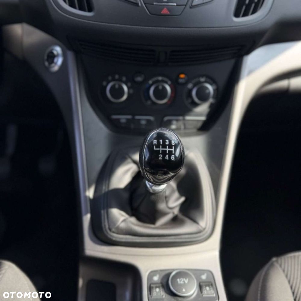 Ford Kuga 1.5 EcoBoost 2x4 Titanium - 20