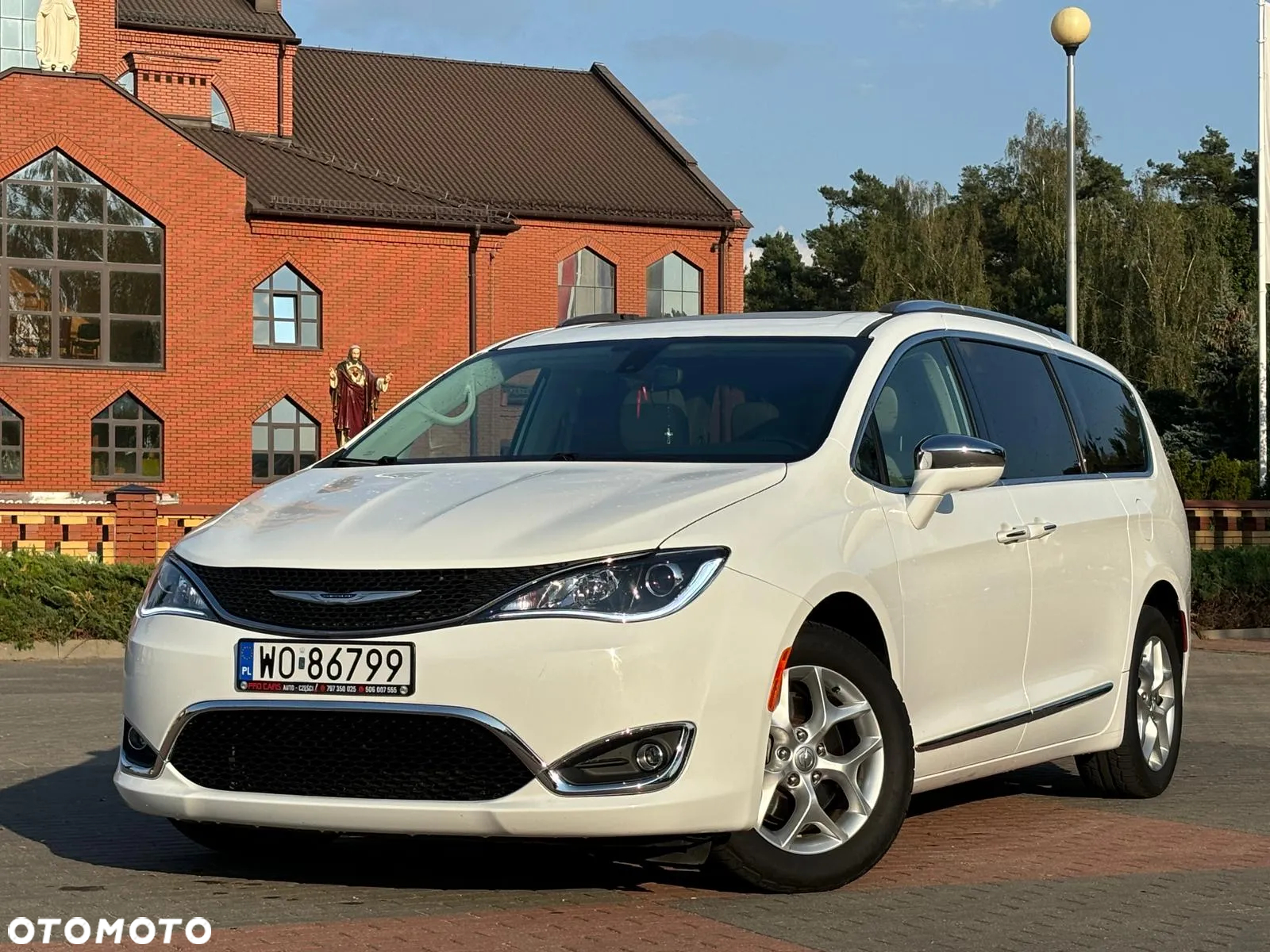 Chrysler Pacifica - 7