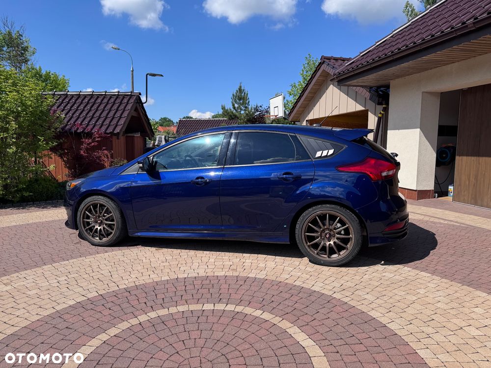 Ford Focus 2.0 EcoBoost ST - 7