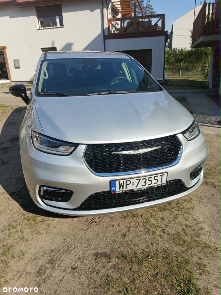 Chrysler Pacifica - 1