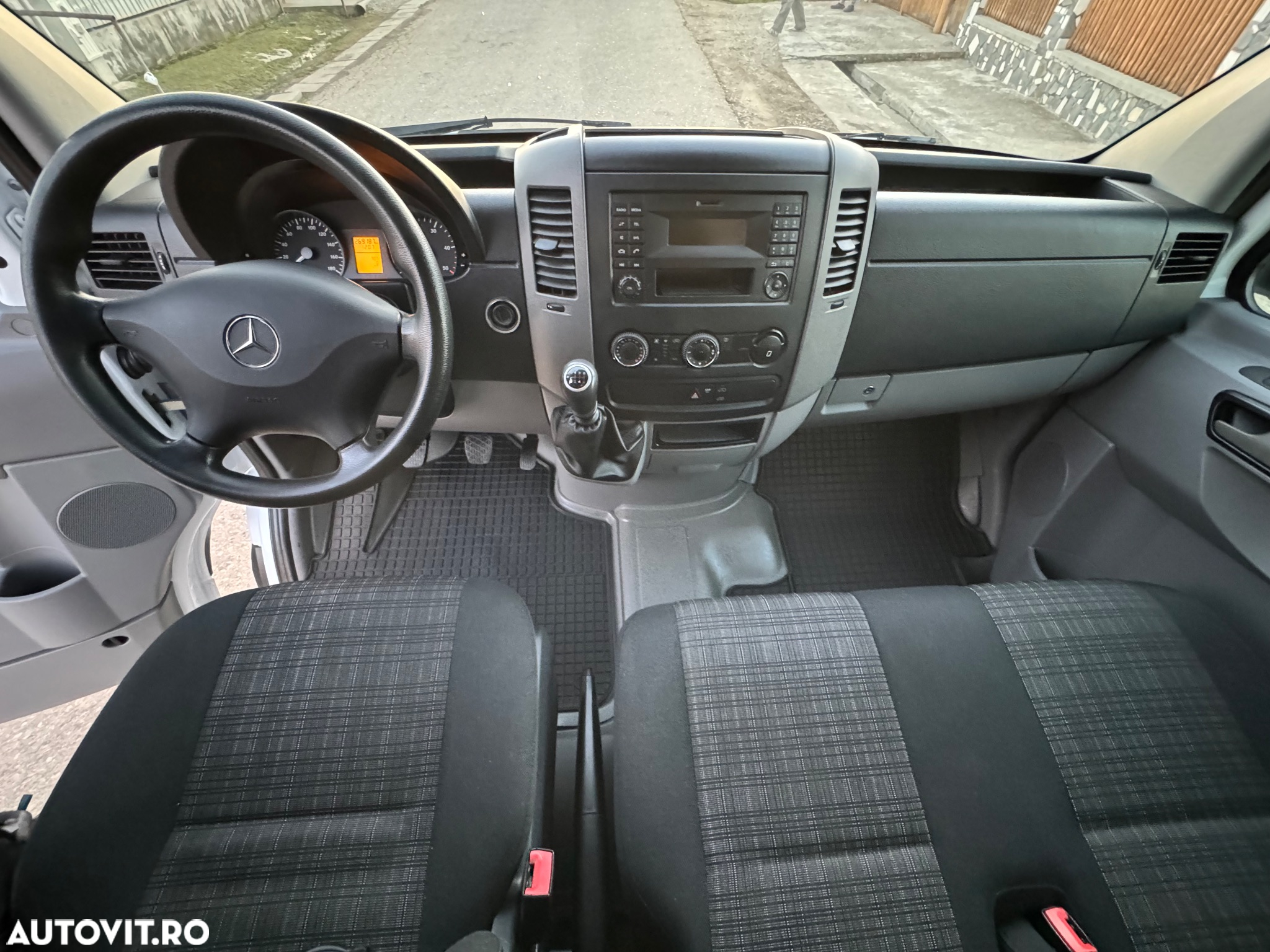 Mercedes-Benz Sprinter - 6