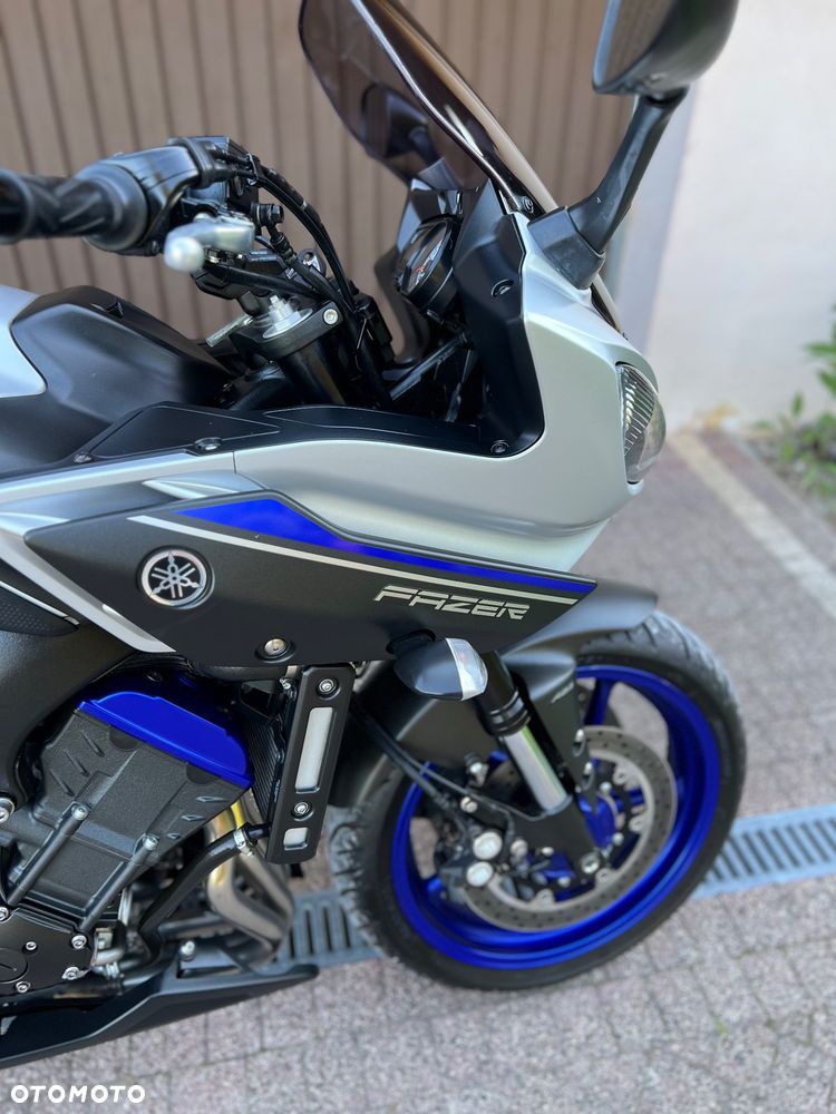 Yamaha FZ8 - 12