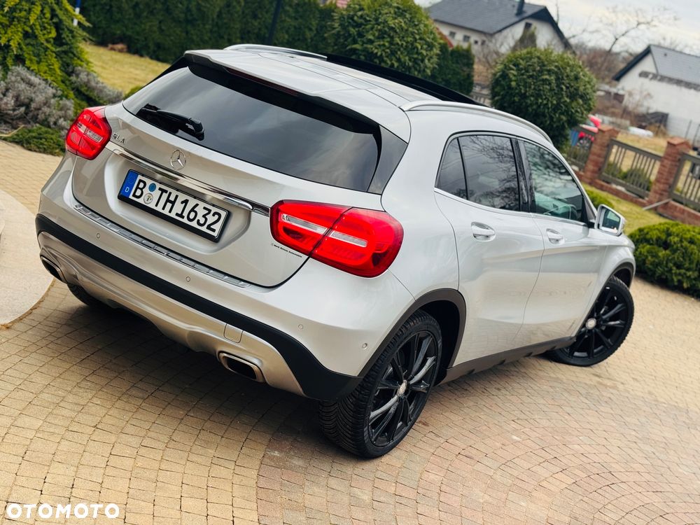 Mercedes-Benz GLA 200 7G-DCT Style - 3