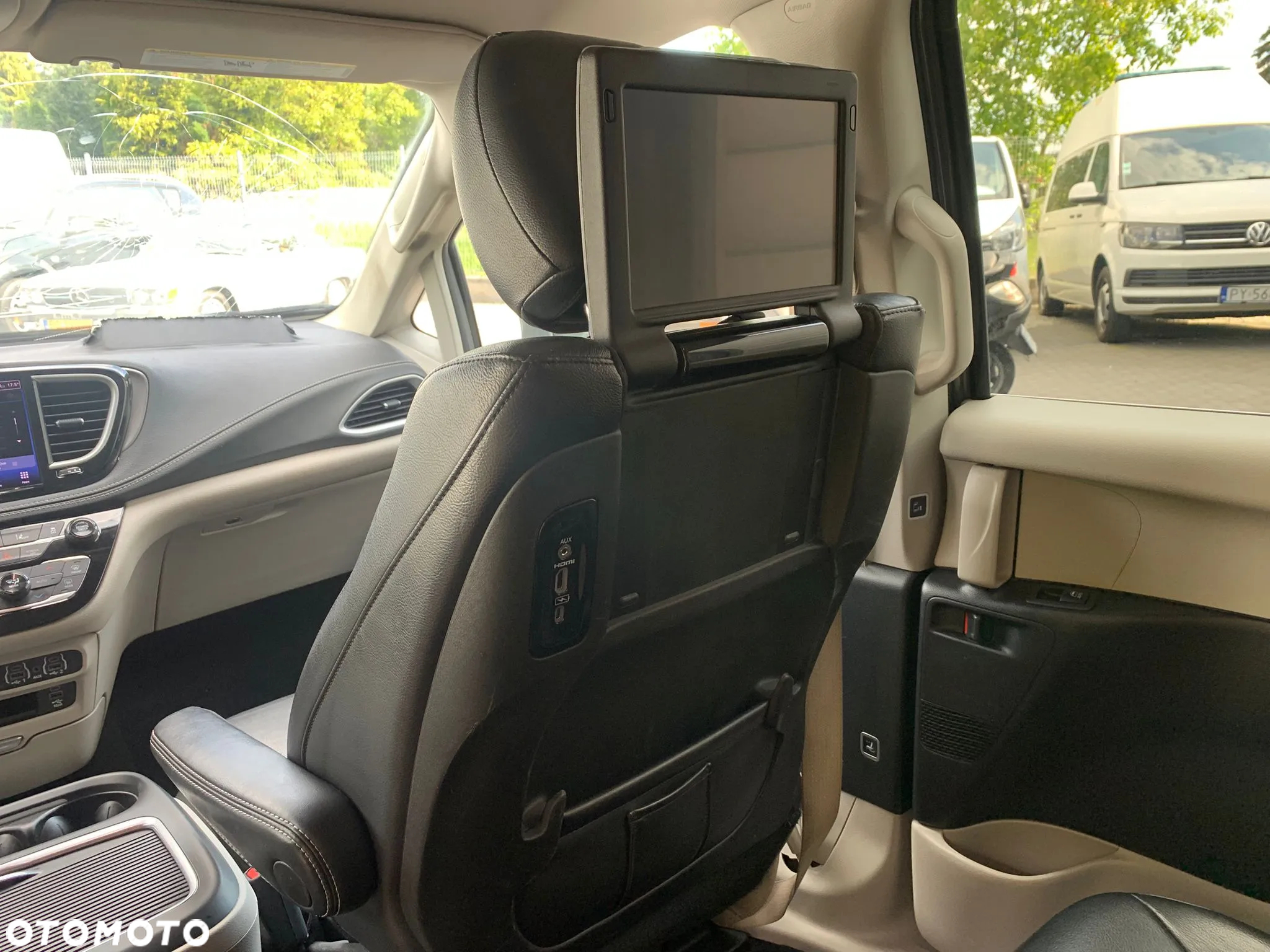 Chrysler Pacifica - 14