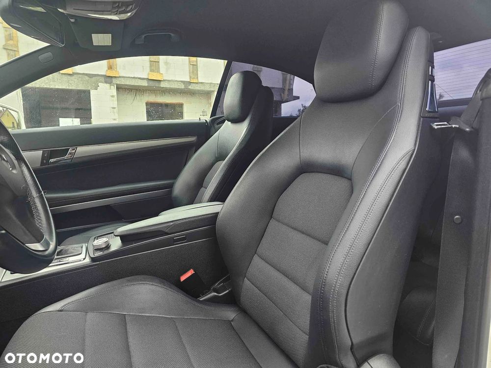Mercedes-Benz Klasa E 250 BlueEFFICIENCY 7G-TRONIC Avantgarde - 18