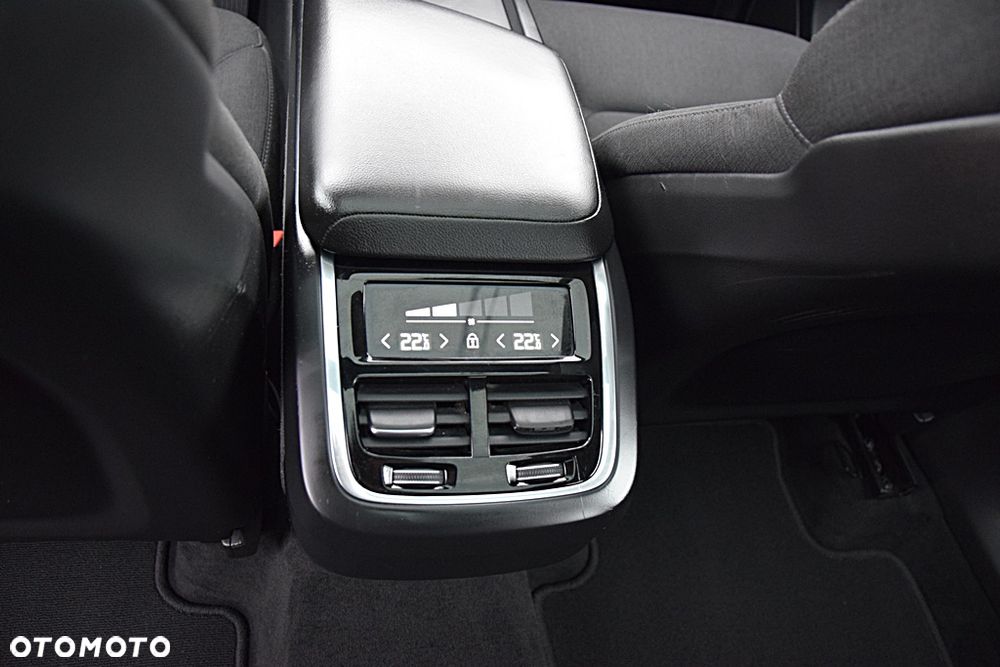 Volvo XC 60 B4 D AWD Geartronic Momentum - 15