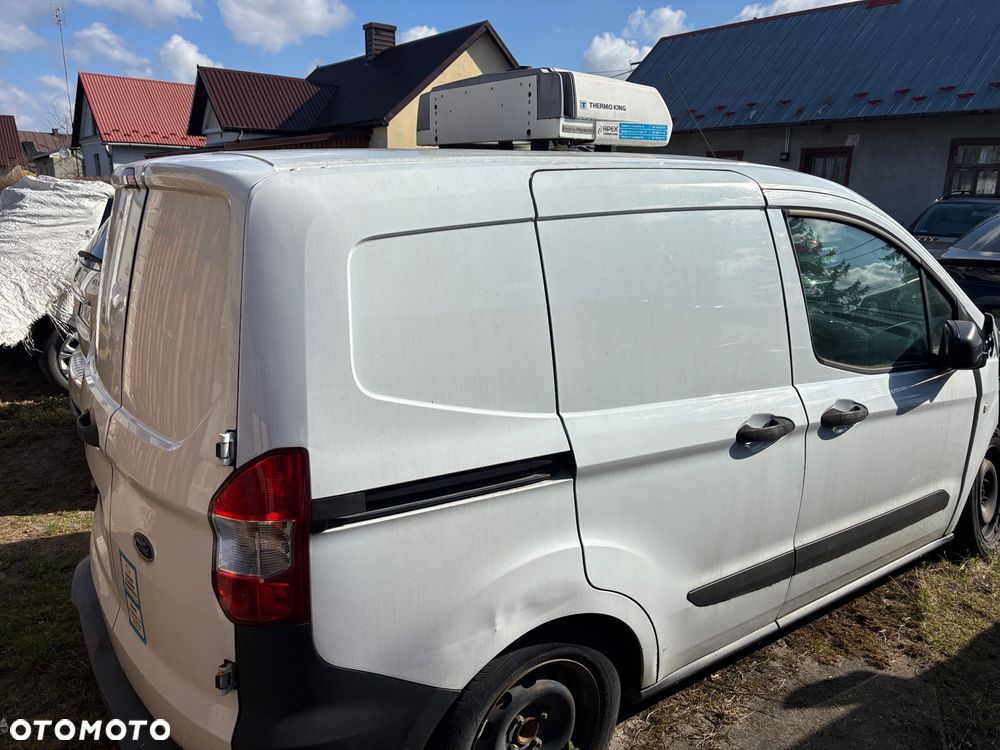 Ford transit courier - 15