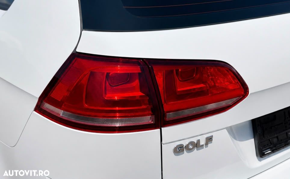 Volkswagen Golf - 6