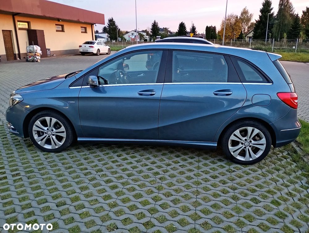 Mercedes-Benz Klasa B 180 - 4