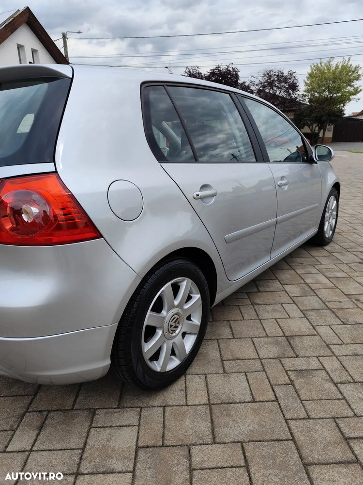 Volkswagen Golf - 6