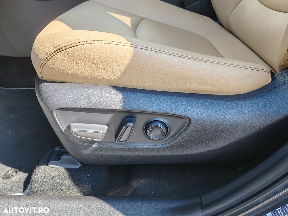 Toyota RAV4 2.5 VVT-iE 4x4 Luxury Premium - 18