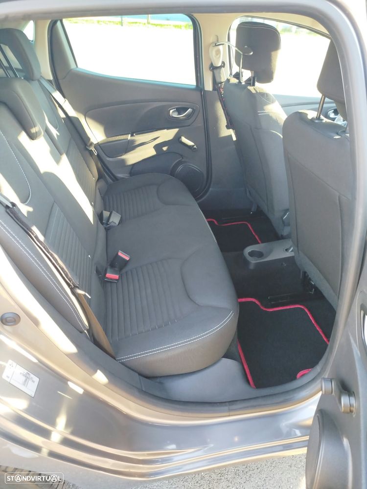 Renault Clio 1.2 16V 75 LIMITED - 10