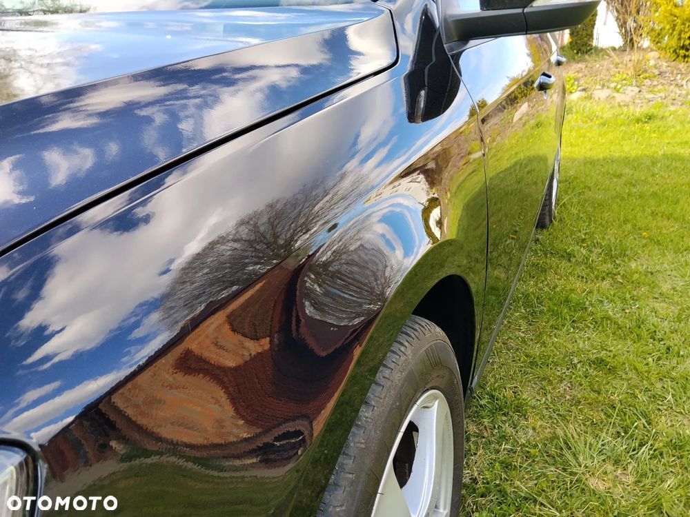 Volkswagen Passat 1.6 TDI Trendline - 17