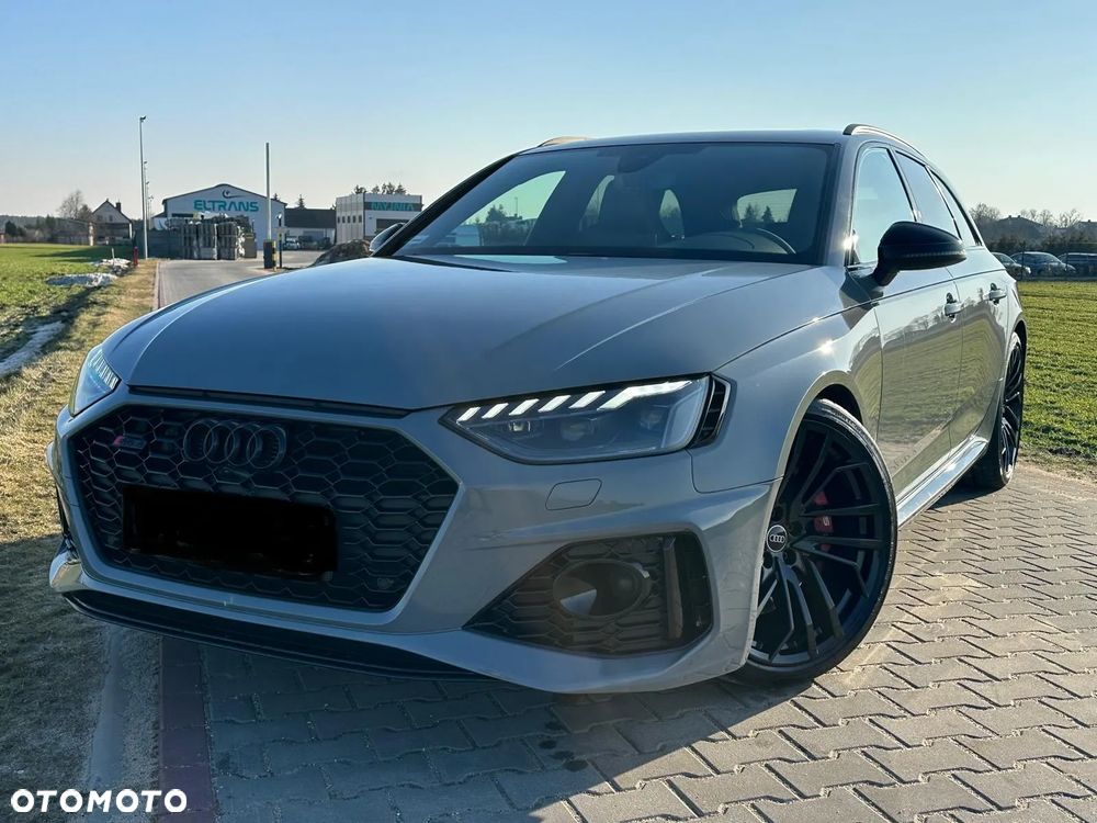 Audi RS4 Avant - 3
