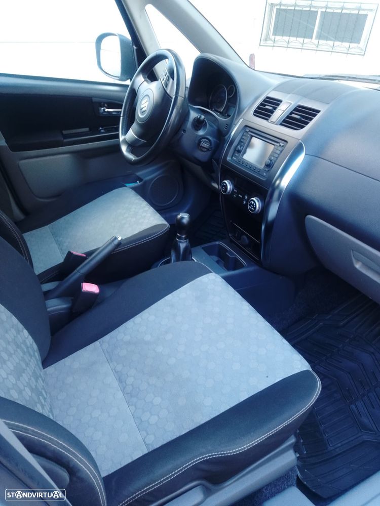 Suzuki SX4 1.5 VVT GL Outdoor Line - 1