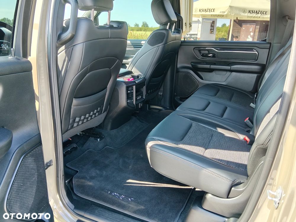 RAM 1500 5.7 Crew Cab Laramie - 16