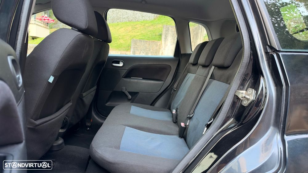 Ford Fiesta 1.25 Ghia - 28