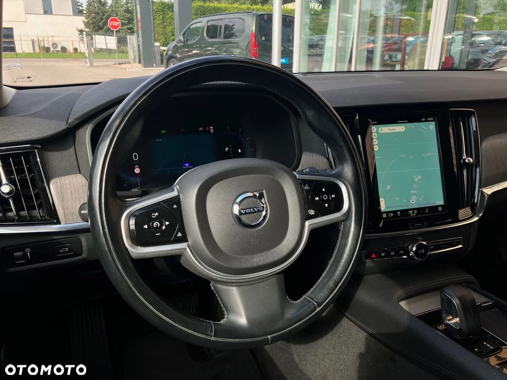Volvo V90 Cross Country B5 D AWD Momentum Pro - 24