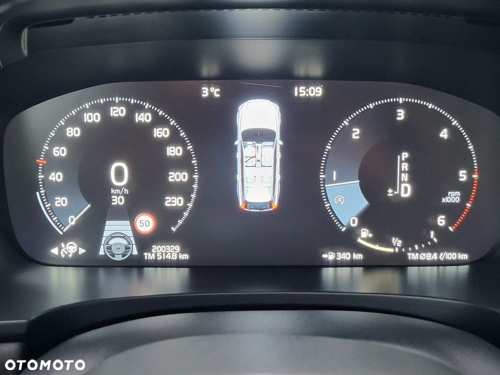 Volvo V90 Cross Country - 35