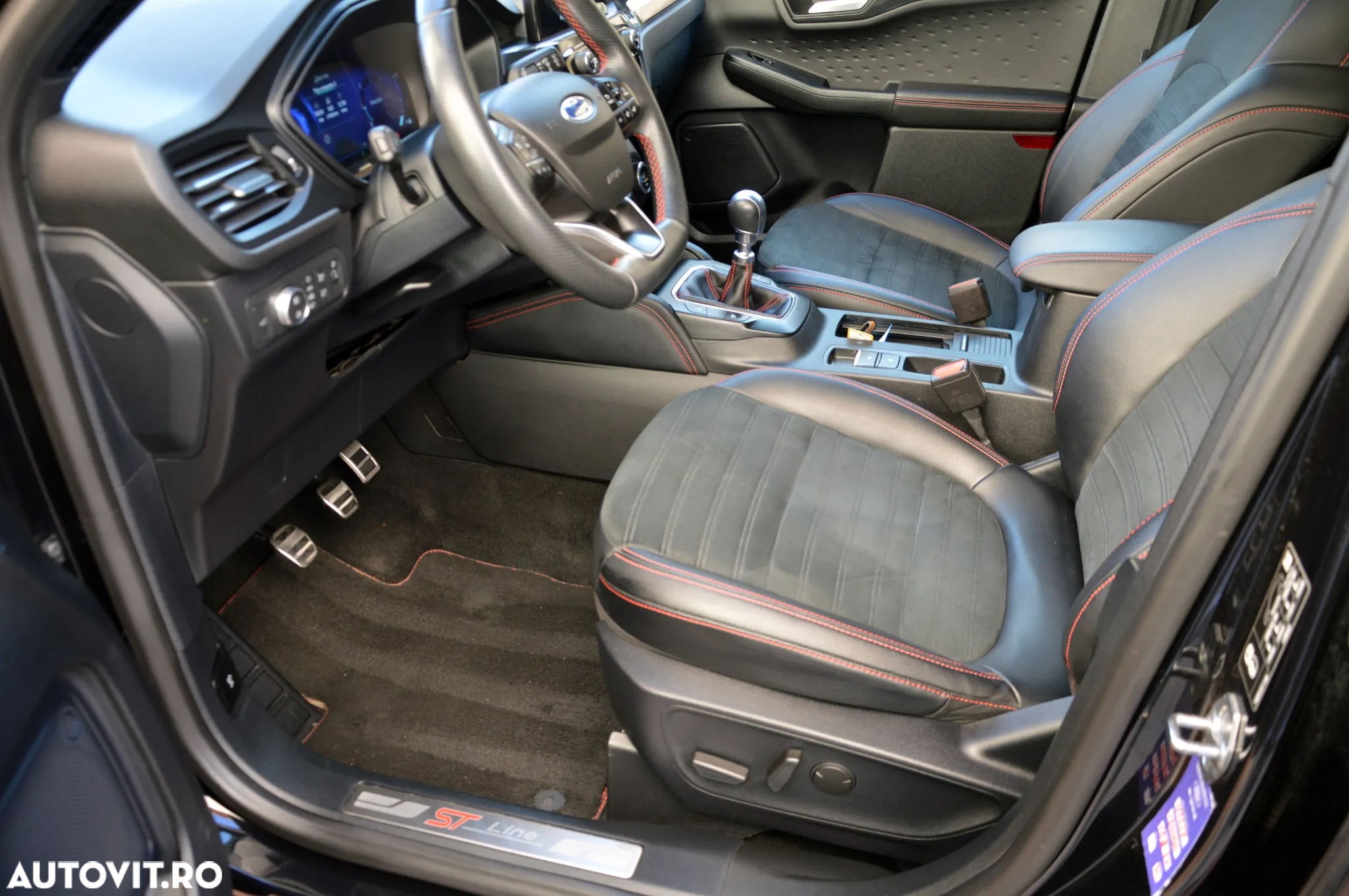Ford Kuga 2.0 TDCi 2WD ST-Line - 12