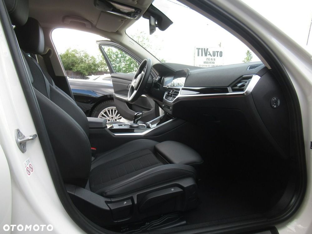 BMW Seria 3 318d MHEV Sport Line - 9