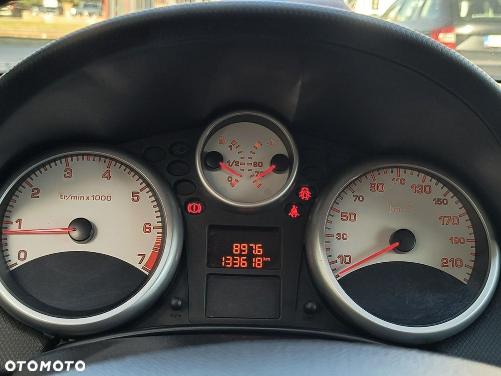 Peugeot 207 1.4 16V Trendy - 26