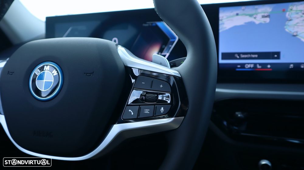 BMW 330 e Auto - 36