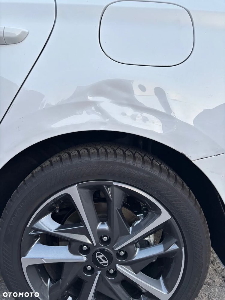 Hyundai i30 Kombi 1.5 T-GDI 48V-Hybrid DCT Advantage - 10