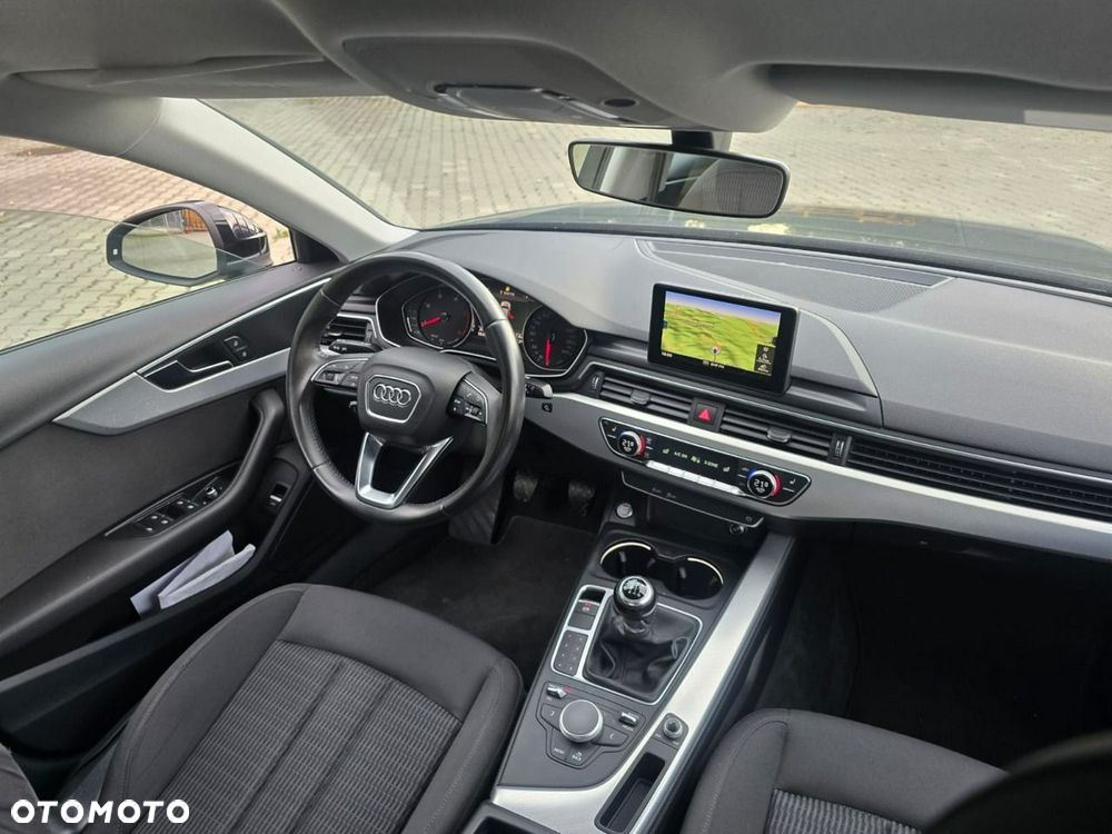 Audi A4 Limousine - 15