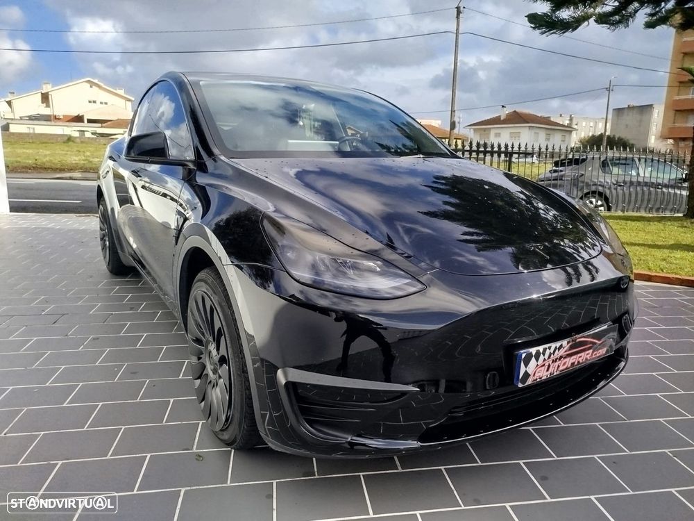 Tesla Model Y Tração Traseira Standard - 40