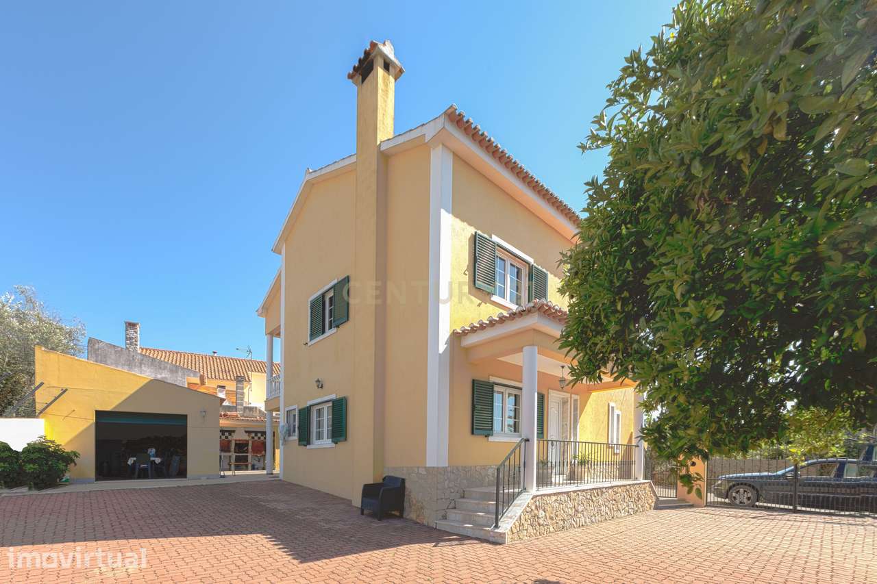 Moradia T4 Isolada com Jardim e Garagem em Olalhas – Tomar - Grande imagem: 2/37