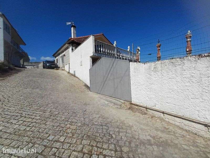 Moradia independente à venda na Rua do Fragarido - Grande imagem: 2/12