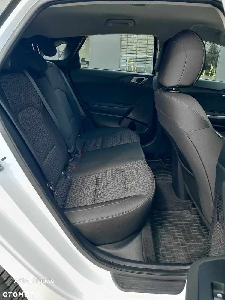 Kia Ceed 1.6 CRDi mHEV M - 27