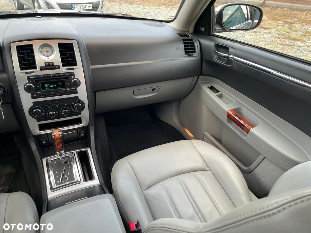 Chrysler 300C 3.0 V6 CRD - 18