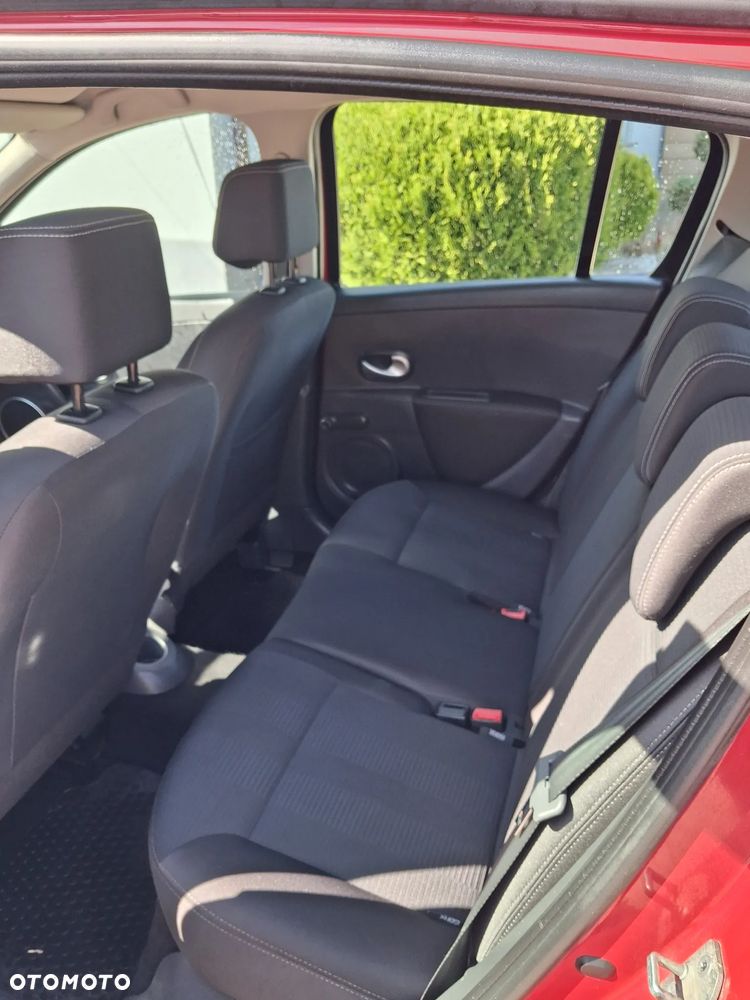 Renault Clio - 15