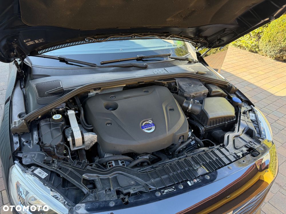 Volvo V60 D4 Geartronic RDesign - 40